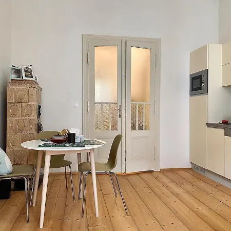 Charming 1bdr Nest With Balcony Prag