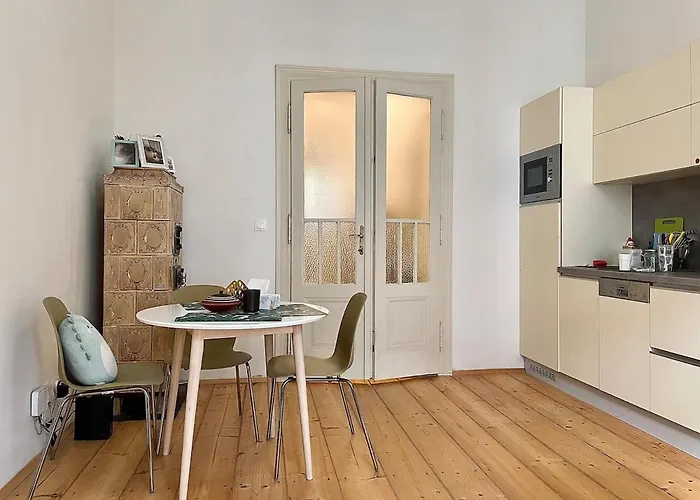 Charming 1bdr Nest With Balcony Prága