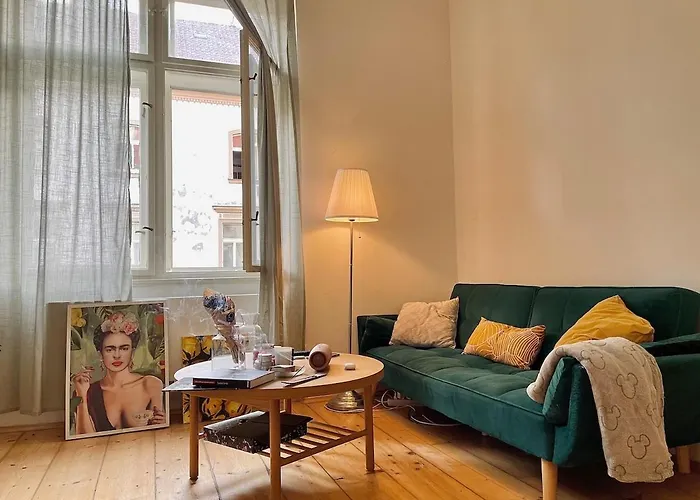 Charming 1bdr Nest With Balcony