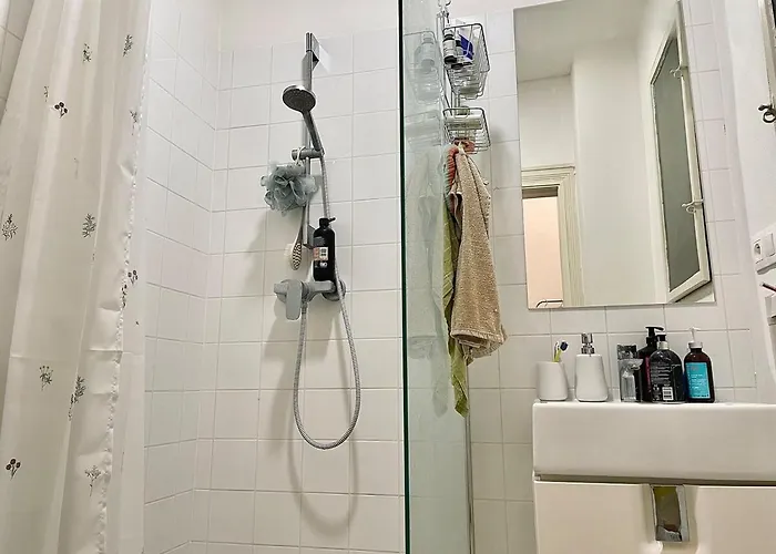 Apartmán Charming 1bdr Nest With Balcony *