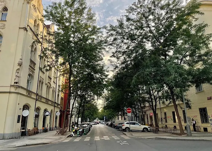 Spacious 1bdr With Balcony In Karlin Lejlighed Prag